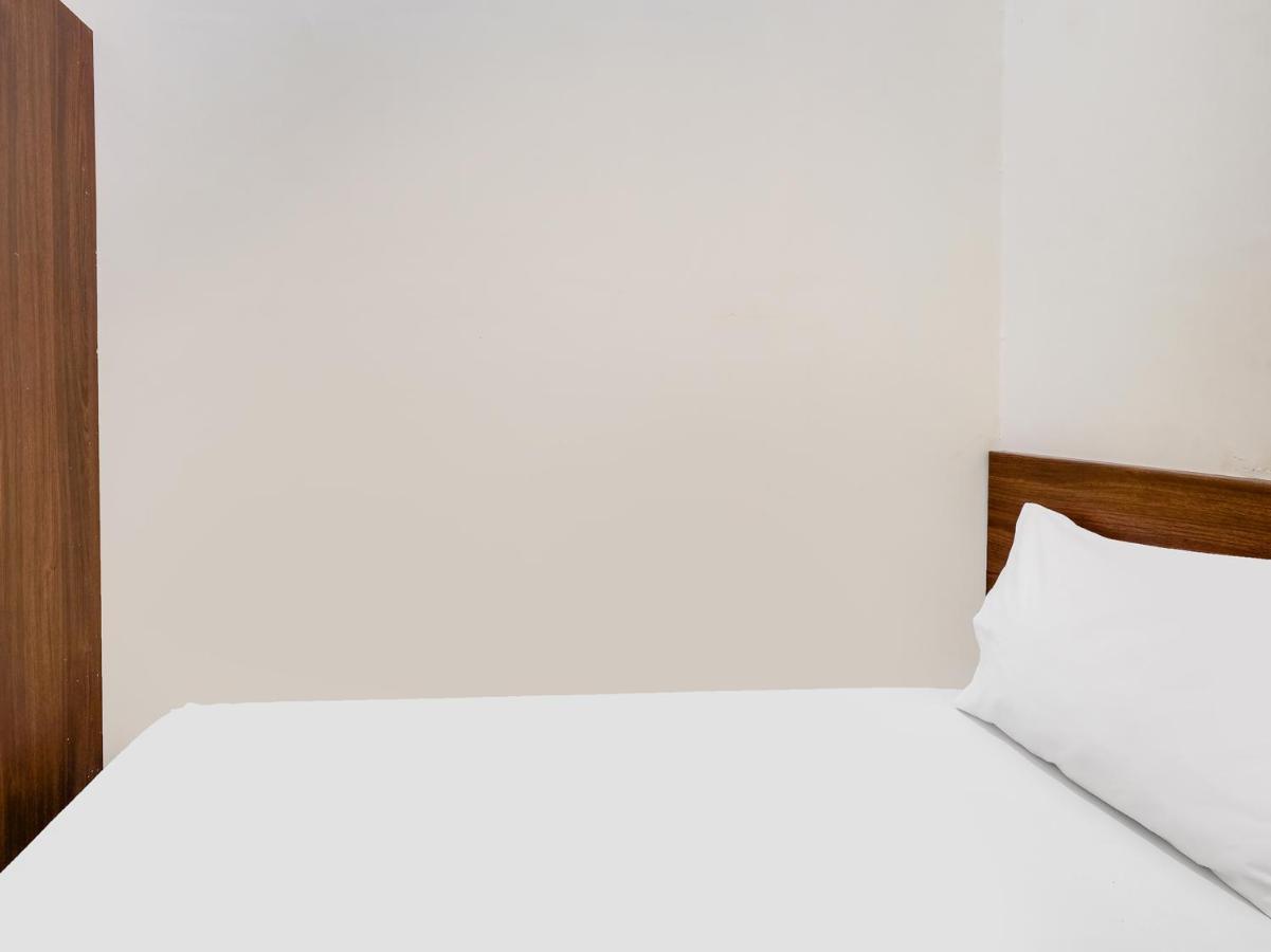 Hotel Spot On 2451 Camel Semarang